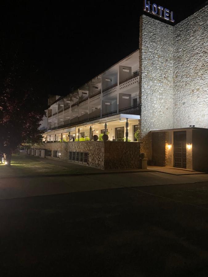 Hotel Las Cigueenas Trujillo Eksteriør billede