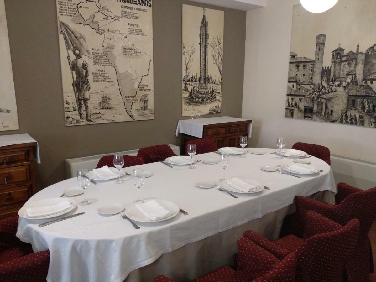 Hotel Las Cigueenas Trujillo Eksteriør billede