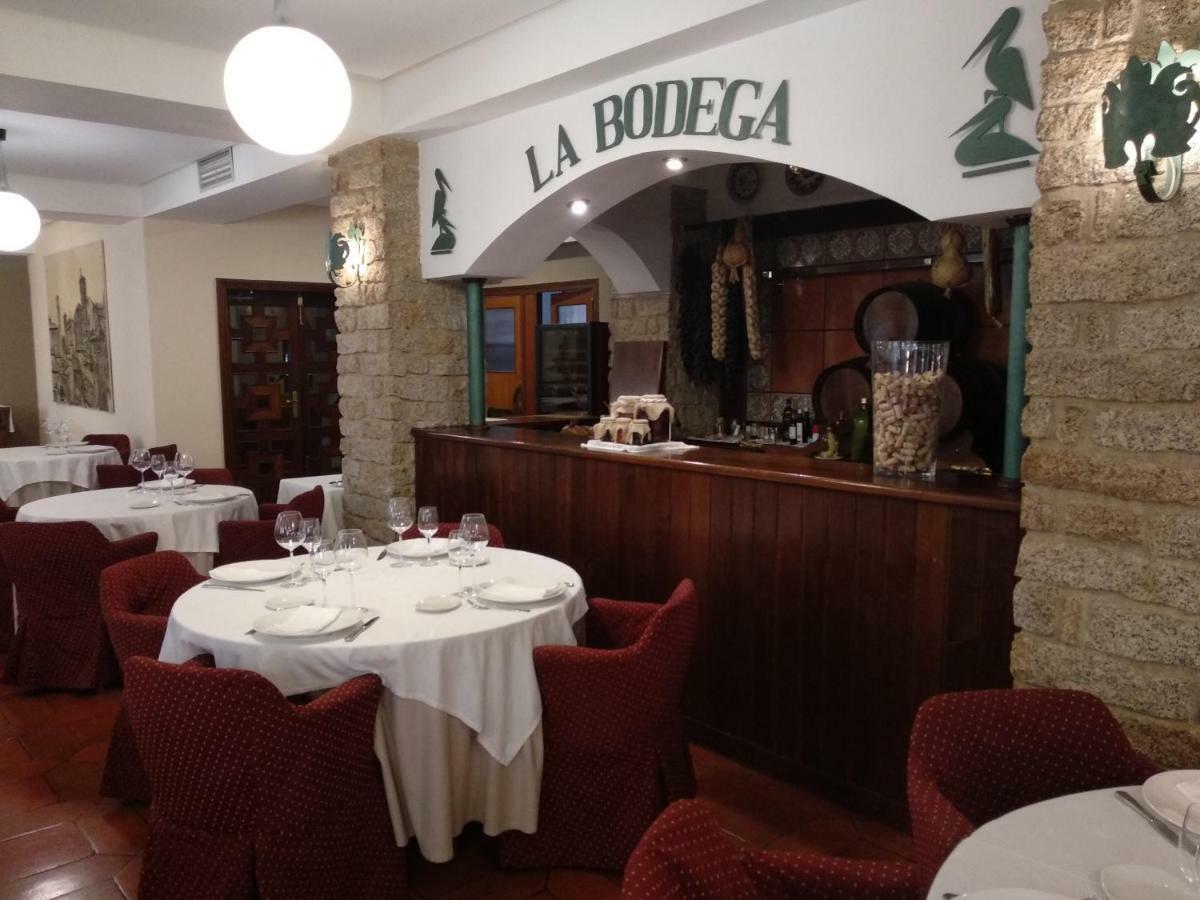 Hotel Las Cigueenas Trujillo Eksteriør billede