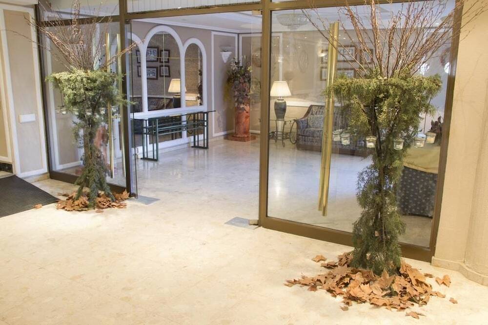 Hotel Las Cigueenas Trujillo Eksteriør billede