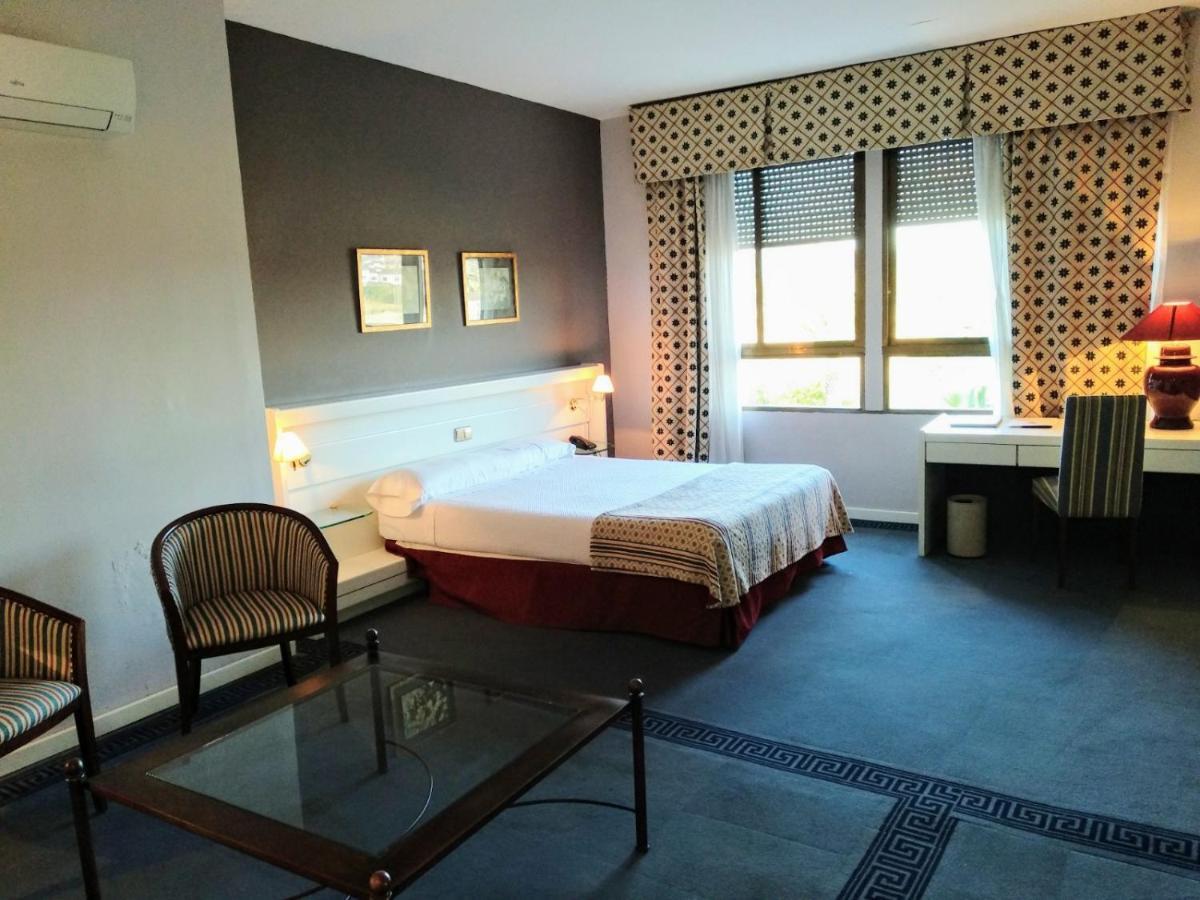 Hotel Las Cigueenas Trujillo Eksteriør billede