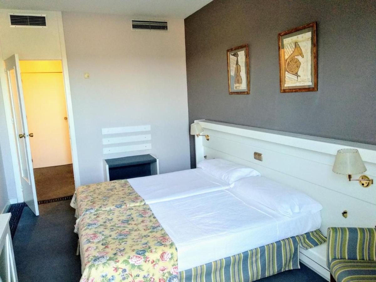 Hotel Las Cigueenas Trujillo Eksteriør billede