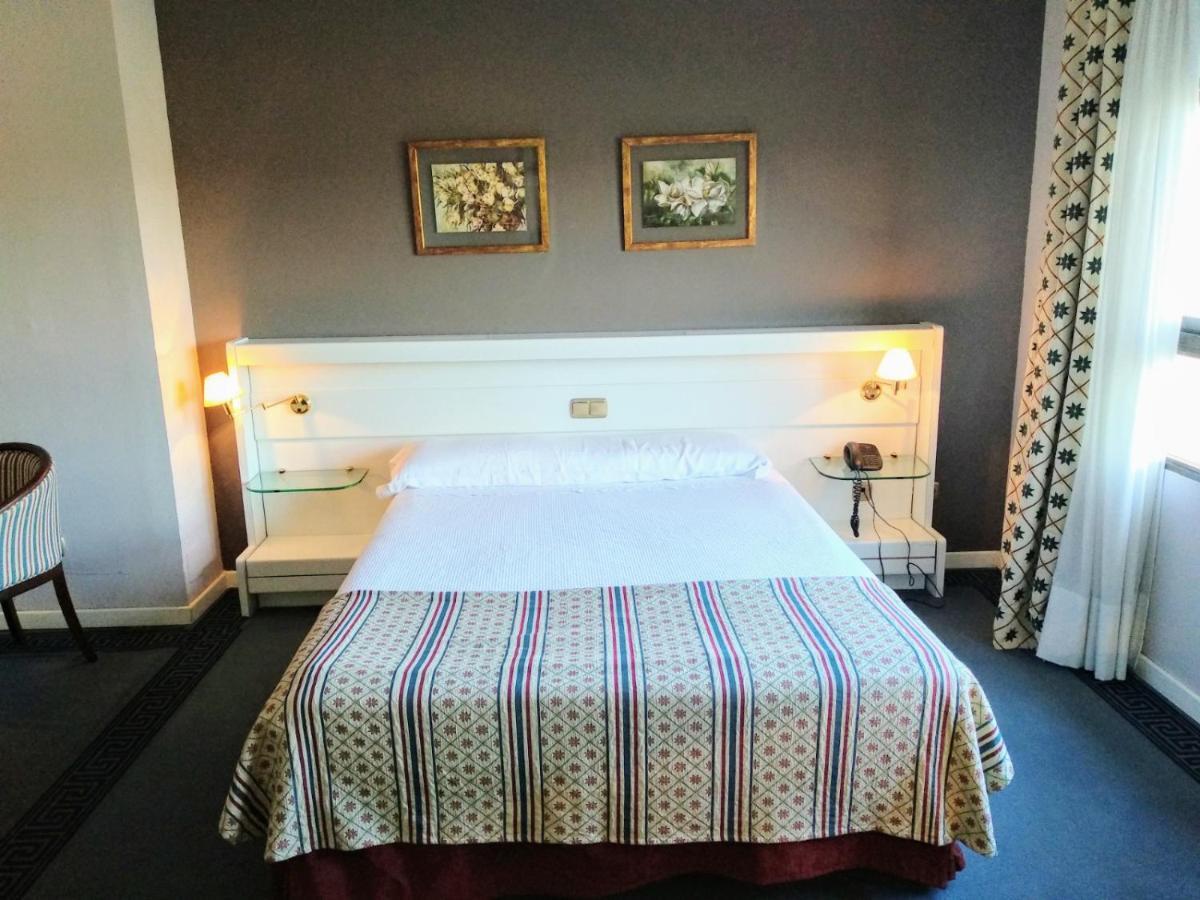 Hotel Las Cigueenas Trujillo Eksteriør billede